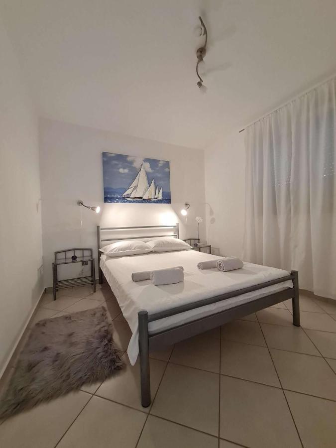 Apartmani Lovre I Zara エクステリア 写真